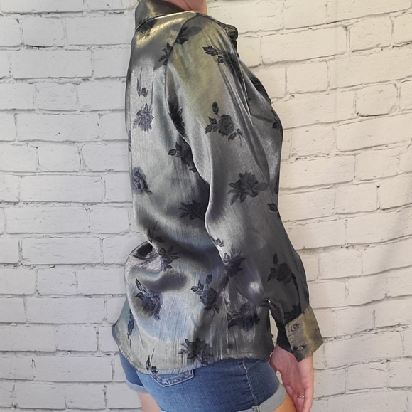 SOLD Kathy Ireland Gray Jaquard Floral Button-Down Size Small - Picture 3 of 9